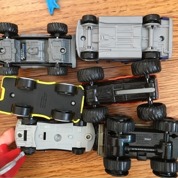 Lots of 18 toy small Cars Vehicles - Picture 11 of 13